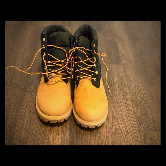 The timberland’s boot. - Picture 1 of 2